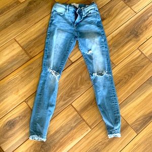 Frame blue jeans